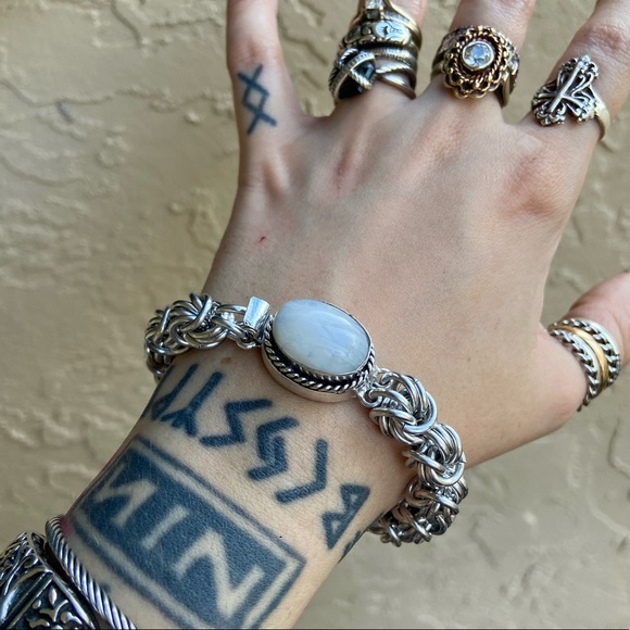 Maille white moonstone bracelet . Silver handcrafted links genuine gemstone - Picture 13 of 15